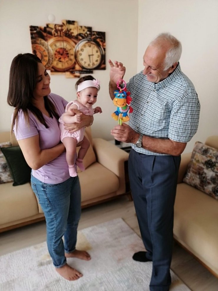 Böbrek nakliyle hem sağlığına hem de kızına kavuştu