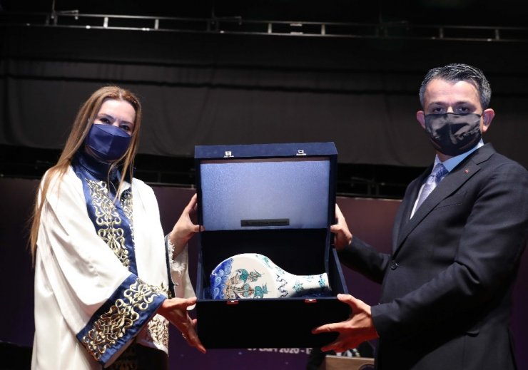 DEÜ akademik yılını Bakan Pakdemirli ile açtı