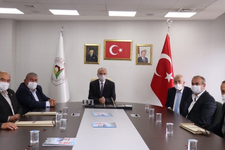 Muhtarlar Başkan Özlü’yü ziyaret etti