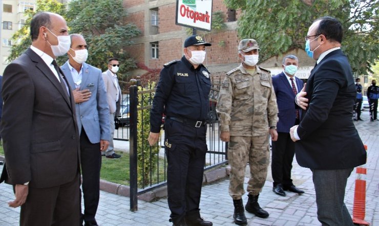 Elazığ protokolü, muhtarlarla bir araya geldi