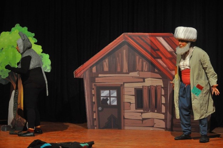 Eyüpsultanlı çocuklar Nasrettin Hoca oyunuyla eğlendi