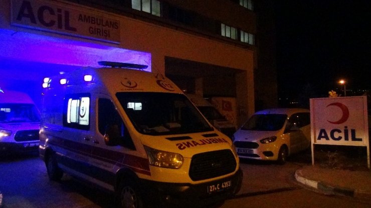 2 otomobil çarpıştı: 2 yaralı