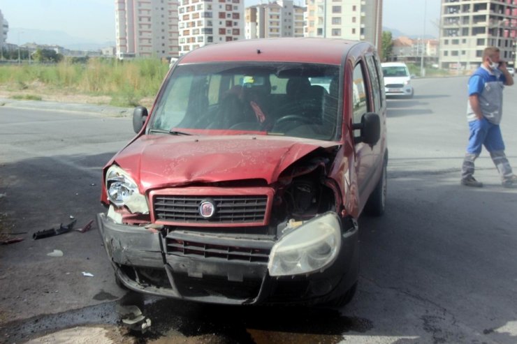 Otomobiller çarpıştı: 1 yaralı
