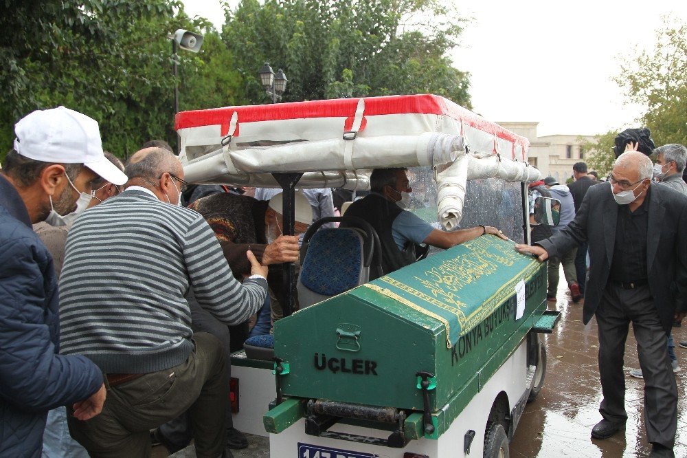 Konya'daki feci kazada can veren baba Bünyamin Özkan ve oğlu Eymen defnedildi