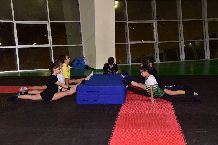 Manisalı cimlastikçiler uluslararası turnuvaya katılacak