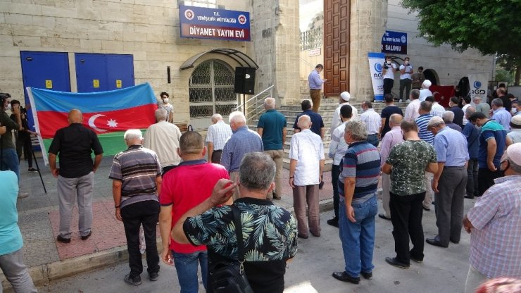 Azerbaycan’da hayatını kaybedenler için gıyabi cenaze namazı kılındı