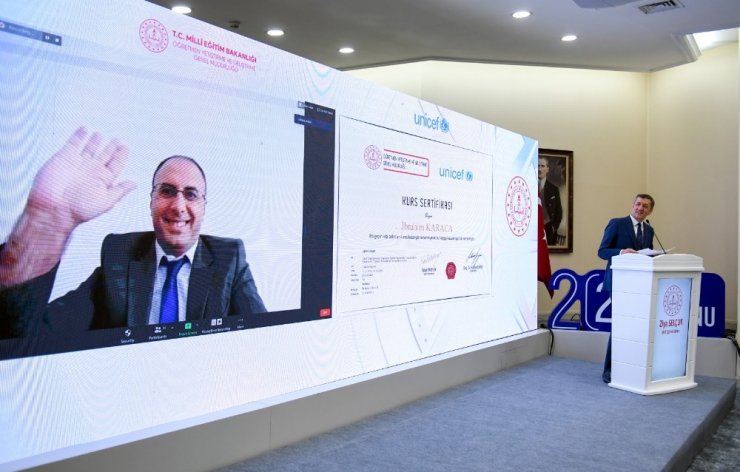 Bakan Selçuk: “Okullarımızın rengi, okullarımızın neşesi, okullarımızın niteliği doğrudan doğruya okul müdürlerimizin yetkinliğiyle ve onların motivasyonuyla ilgili bir konu”