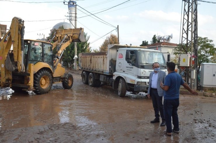 Başkan Akın, selden etkilenen iki mahallede inceleme yaptı