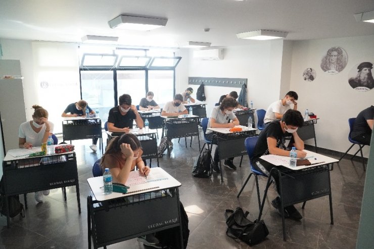 Uludağ Kolejinde yüz yüze eğitim sevinci