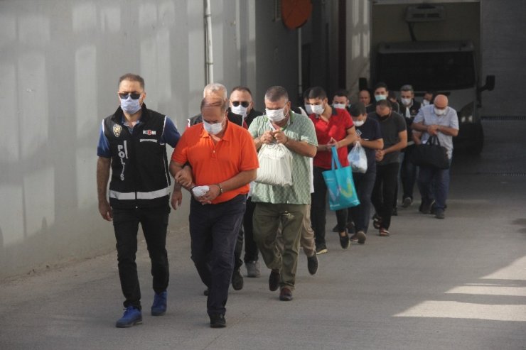"İnsanların kanını emiyorlar" e postası 11 tefeciyi tutuklattı
