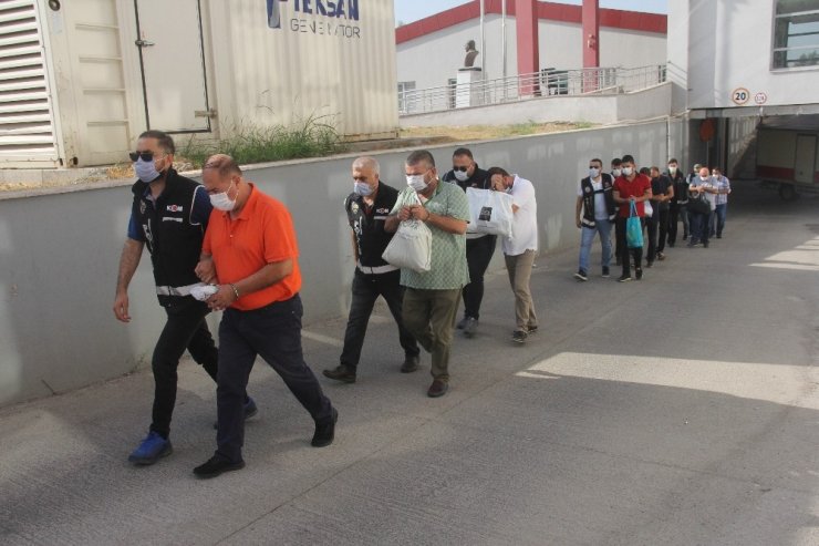 "İnsanların kanını emiyorlar" e postası 11 tefeciyi tutuklattı