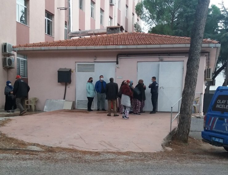 Köy muhtarı domuz yerine arkadaşını vurdu