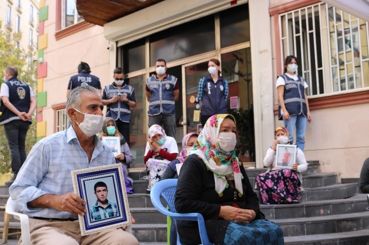 HDP önündeki annelerin çığlığı diğer aileleri harekete geçirmeye devam ediyor