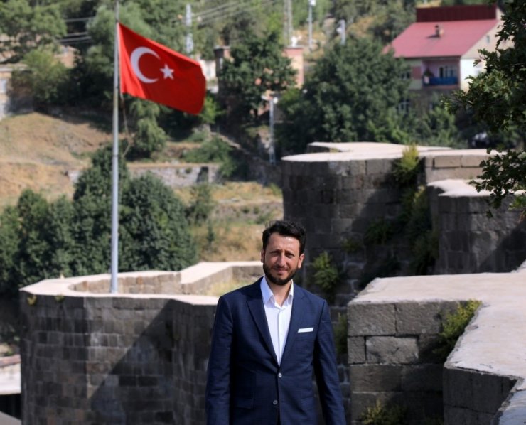 Düşünce Akademisinden Bitlis Kalesi kazı ekibine ziyaret