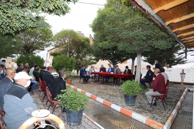 Vali Becel, Çakıllı köyünü ziyaret etti