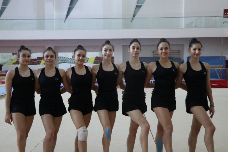 Ritmik Cimnastik Büyükler Milli Takımı, Mersin’de kampa girdi
