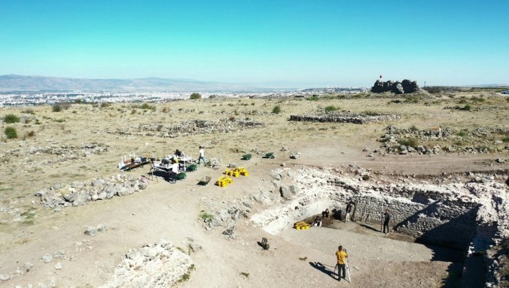 Tarihi Karacaşehir Kalesi eğitim yuvasına dönüştü