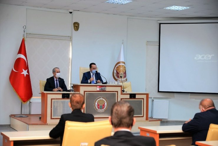Vali Şentürk, ’’Muhtarlarımız bizim yapı taşlarımız’’