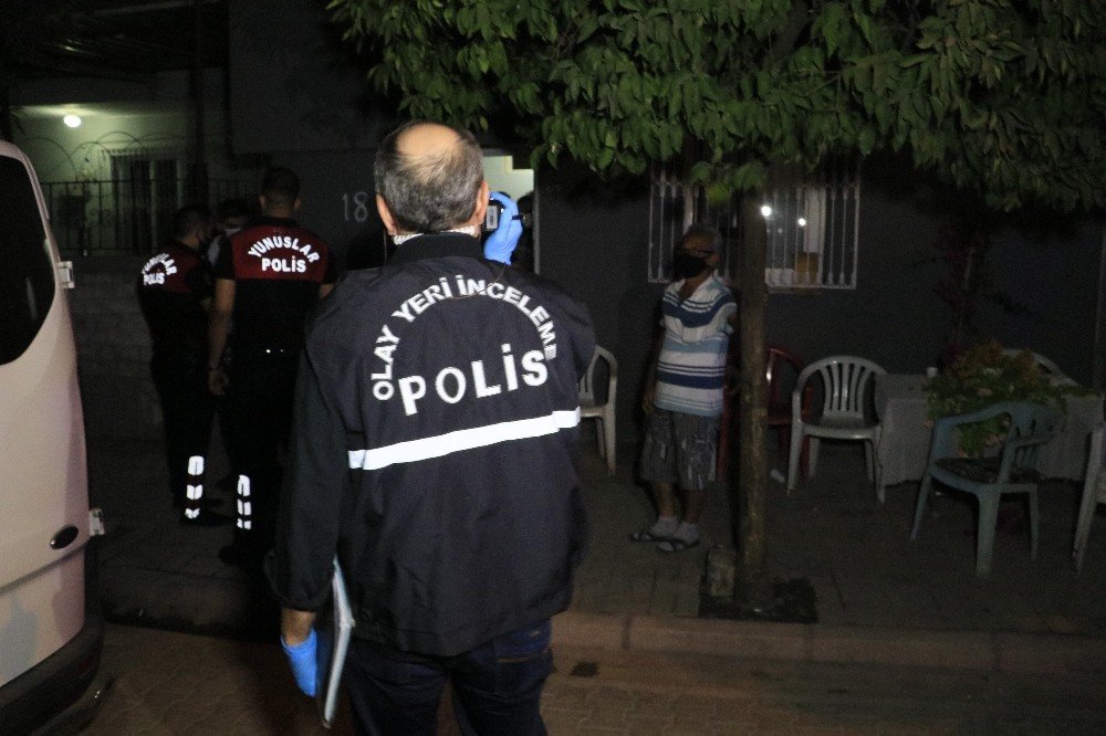 Evine kurşun yağdırdılar! 18 yaşındaki genç ağır yaralandı