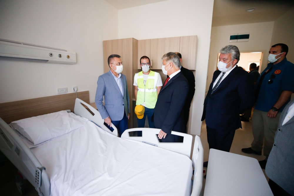 Oktay kısa sürede tamamlanan KKTC Acil Durum Hastanesi'ni inceledi