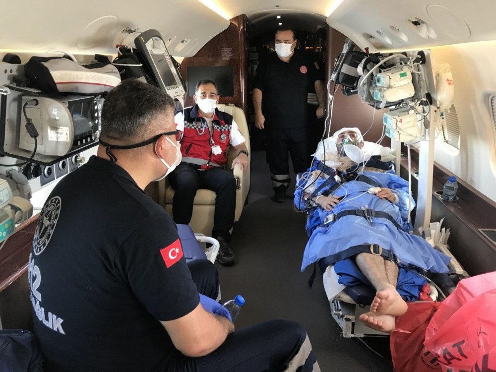 Silahlı saldırıya uğrayan Türk Kızılay yetkilisi ambulans uçakla Yemen'den getirildi