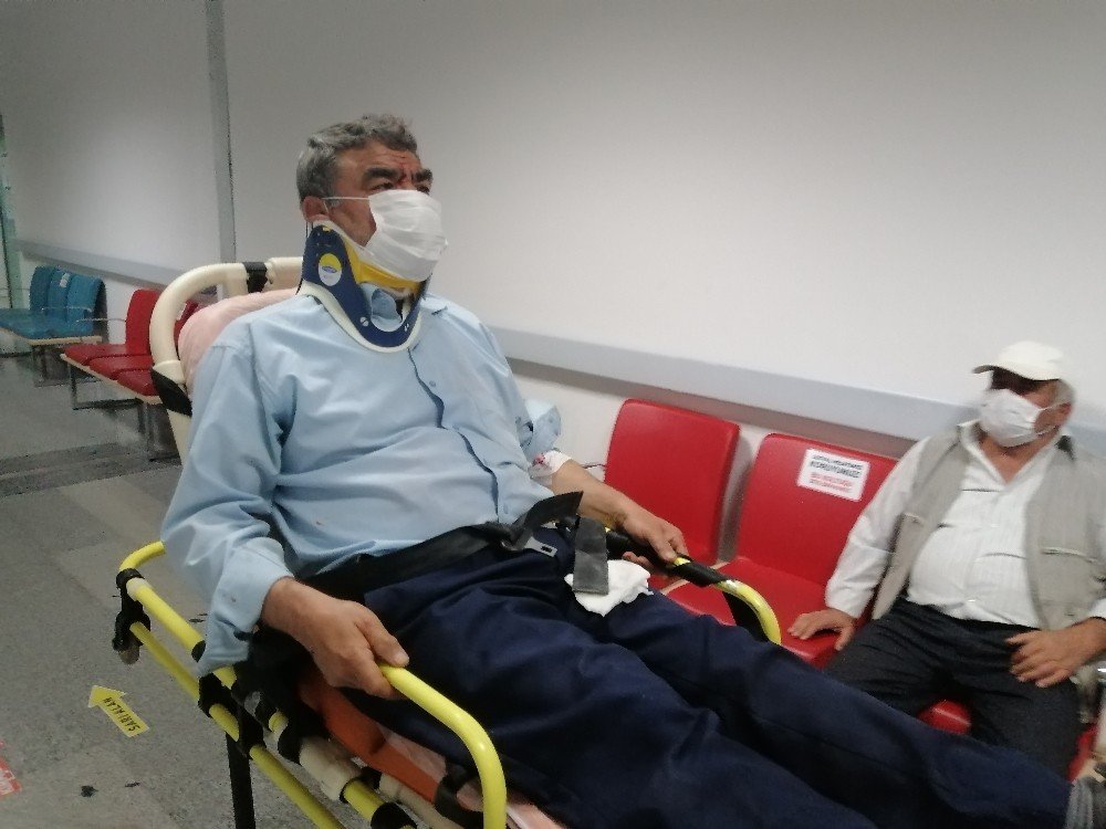 Seyir halinde rot arızası yapan otomobil refüjde takla attı