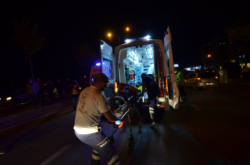 Freni boşalan kamyon ortalığı birbirine kattı! 6 araç hasar gördü 8 yaralı var