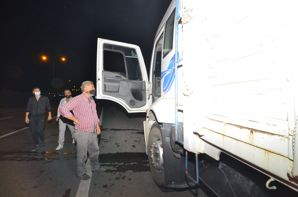 Freni boşalan kamyon ortalığı birbirine kattı! 6 araç hasar gördü 8 yaralı var
