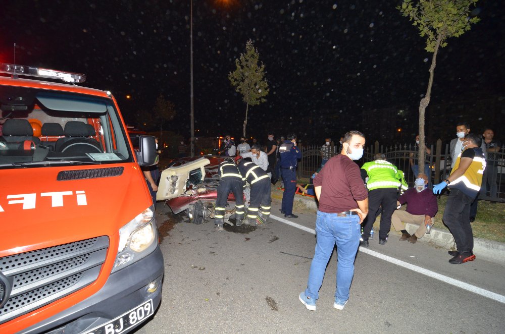 Freni boşalan kamyon ortalığı birbirine kattı! 6 araç hasar gördü 8 yaralı var