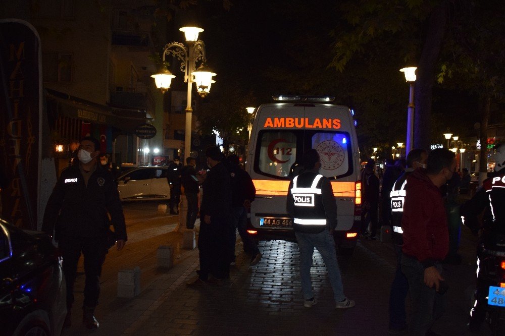 Kaldırımda sohbet eden gençlere silahla saldırdı!