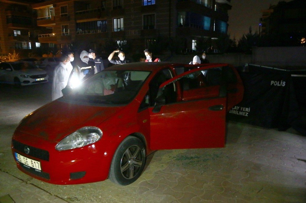 Konya'da eski nişanlı tarafından öldürülen anne kız Bursa’da gözyaşlarıyla defnedildi