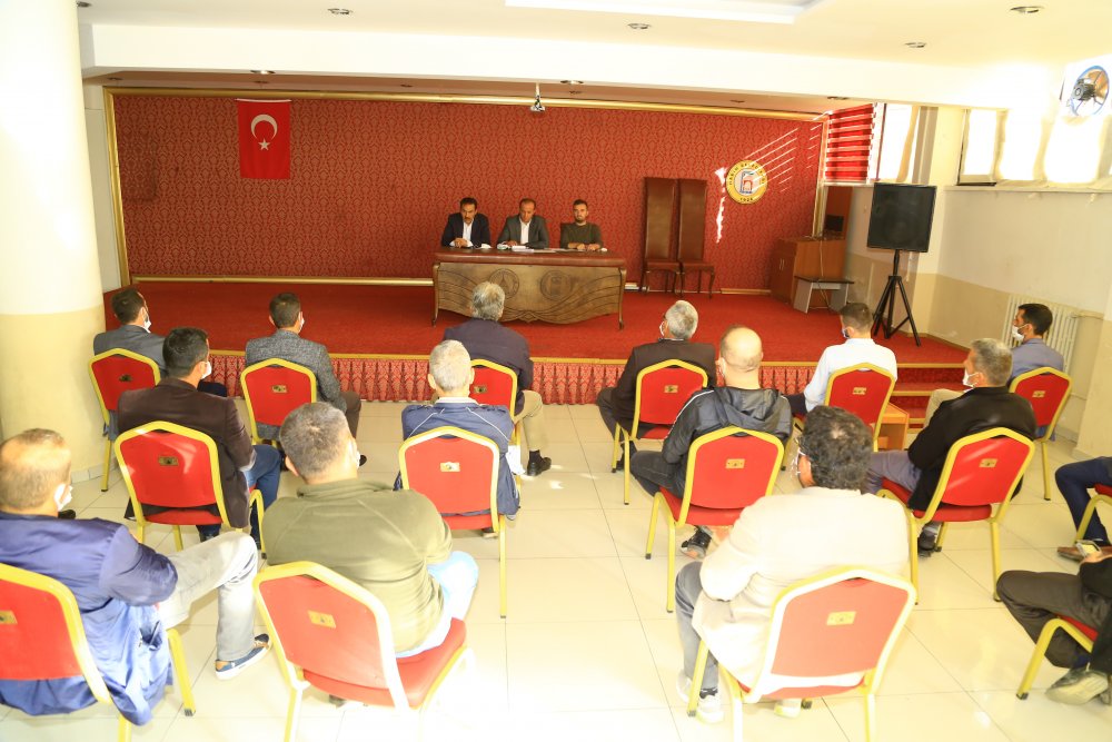 AK Parti mahalle başkanları Hadim'de toplandı