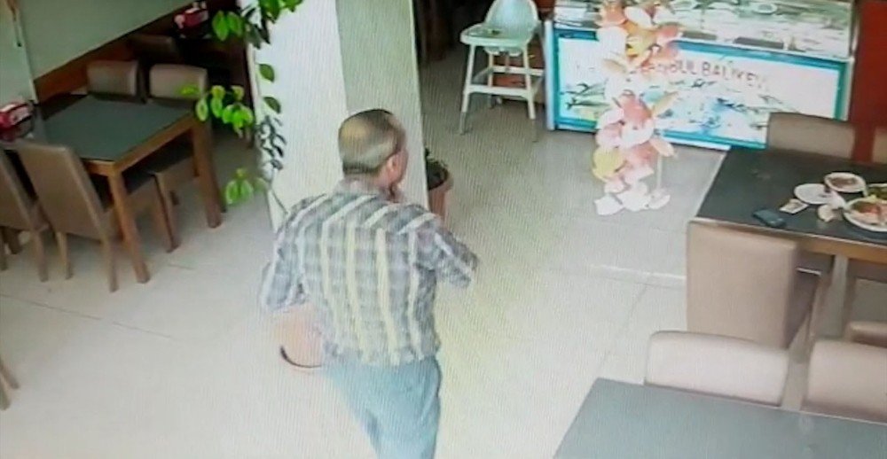 Konya'da müşterisinin nefesi borusuna balık kaçan lokanta sahibi anında müdahale etti