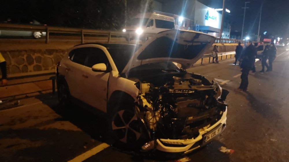 Ciple çarpışan otomobil ters döndü! 1 yaralı