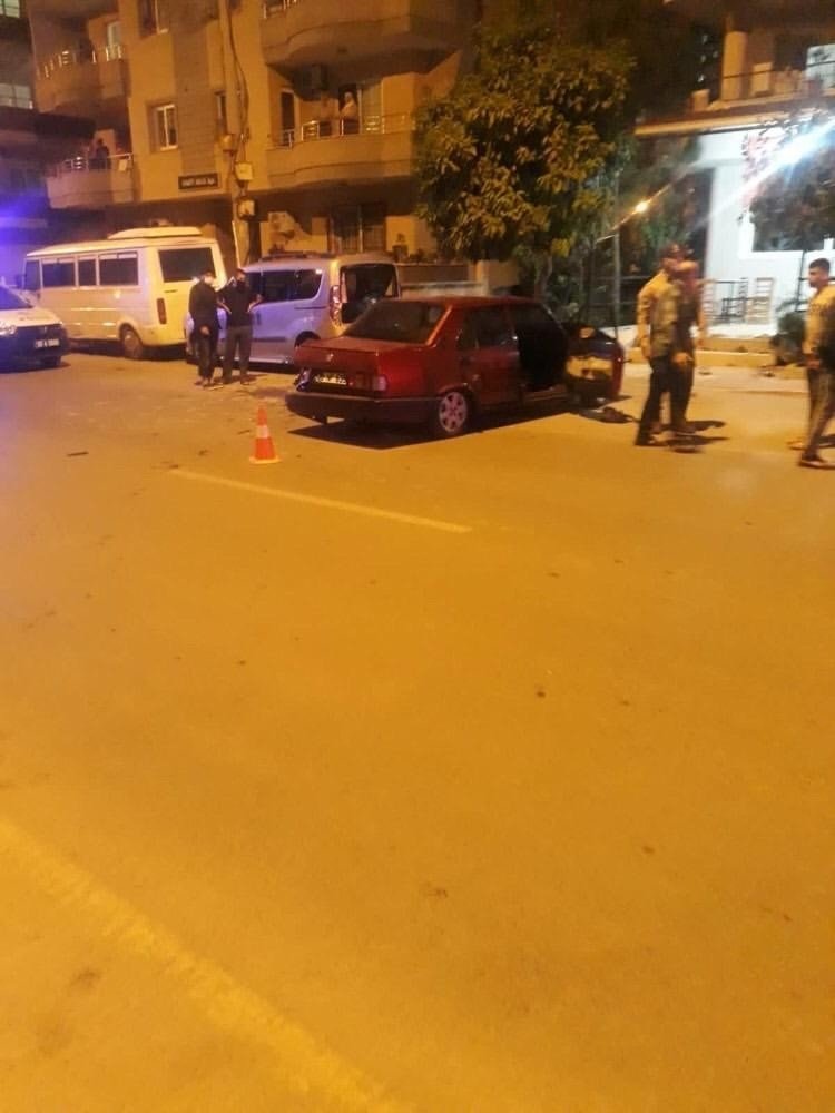 Kavşakta çarpışan otomobil savrularak kamyonet ve motosiklete çarptı! 1'i ağır 6 yaralı