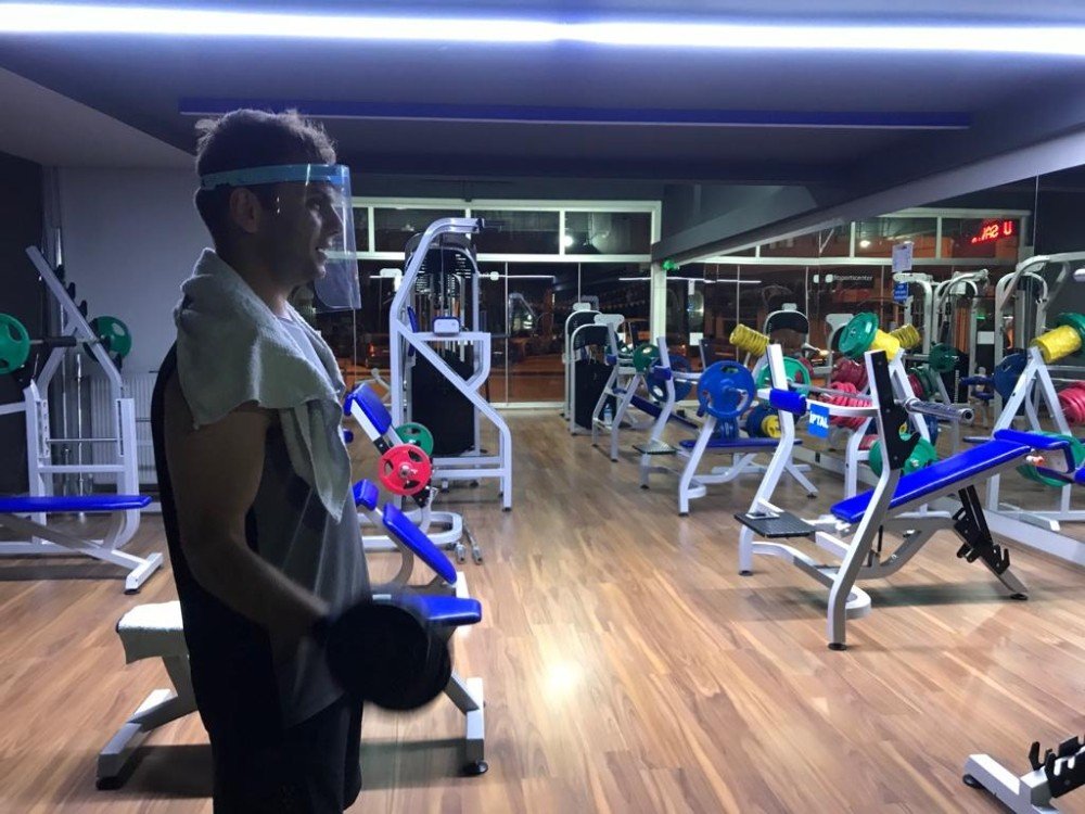 Konya'da spor salonları sıkı kovid tedbirleriyle sporcuları bekliyor