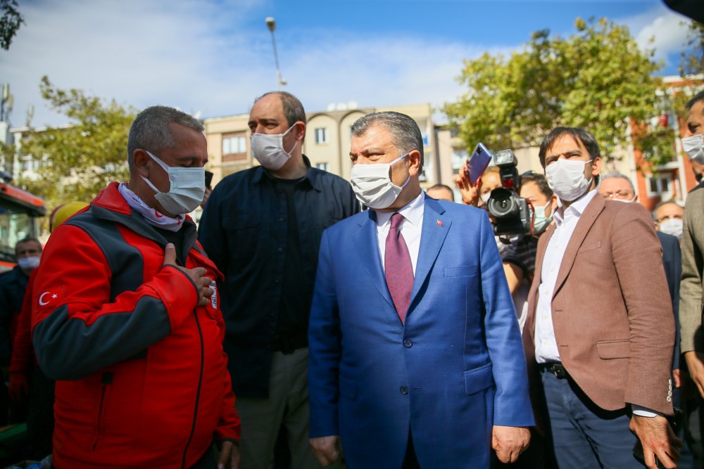 Sağlık Bakanı Koca deprem bölgesinde