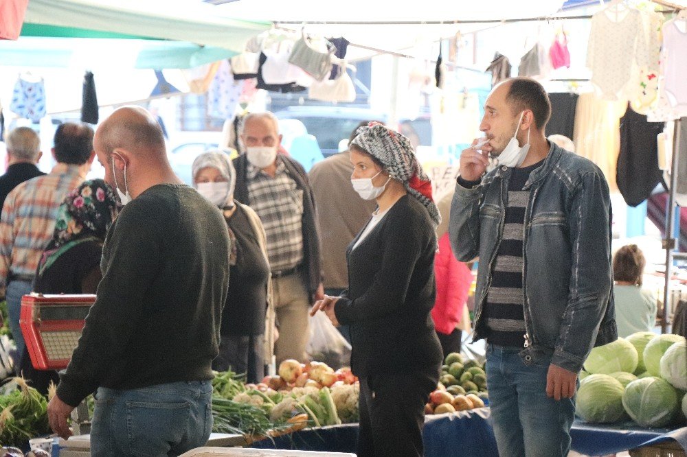 Semt pazarlarında ürküten görüntü! Kovid tedbirleri hiçe sayılıyor