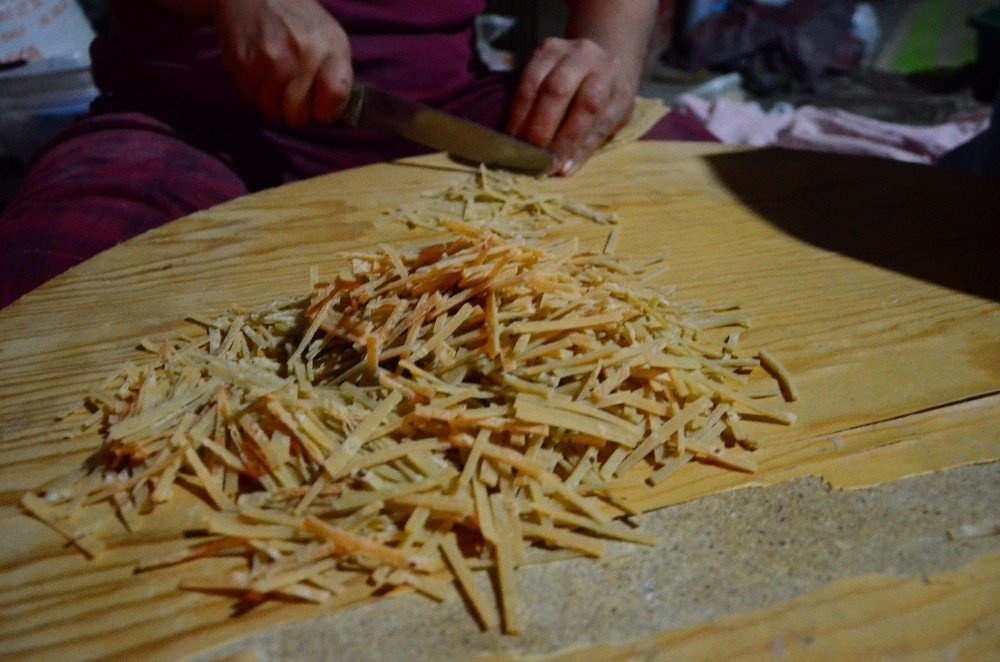 Antalya'da kış öncesi hazırlıklar tam gaz! Tek tek kestiler