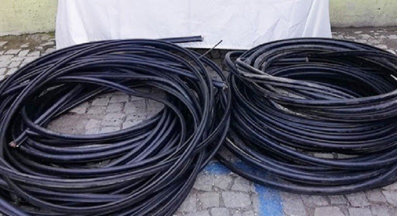 Konya'dan kablo çaldılar Eskişehir'de yakalandılar