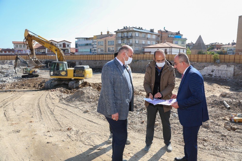 Konya'nın Şükran Mahallesi'nde devam eden çalışmalarla ilgili Başkan Kavuş'tan açıklama geldi
