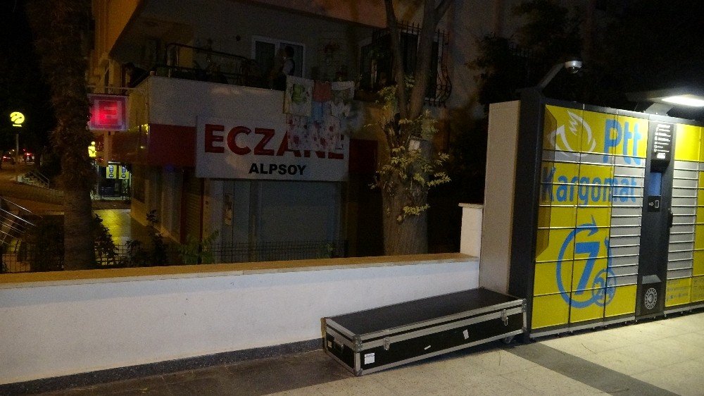 Antalya polisini harekete geçiren kara kutu! 2 metrelik kutu panik yarattı