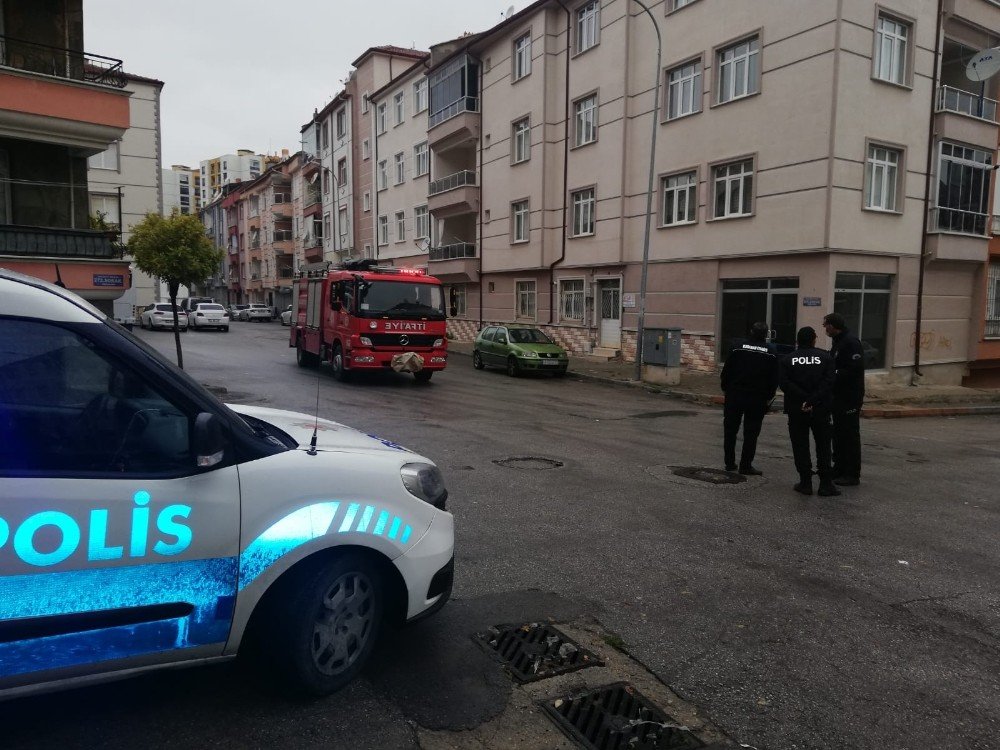 LPG'li otomobil gaz kaçırdı! Yol trafiğe kapatıldı