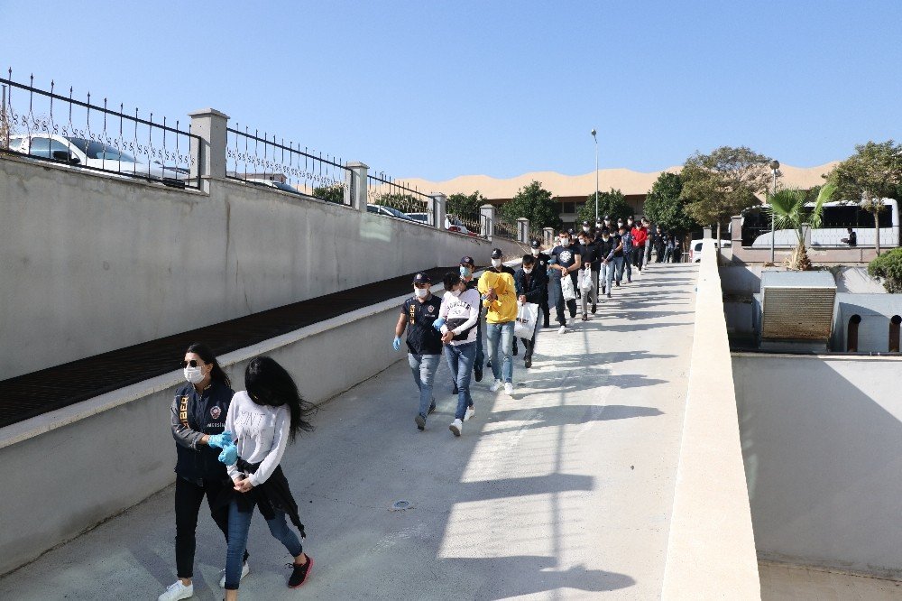 Sosyal medyadan dolandırdılar! Kendilerine avukat süsü verip sindirdiler