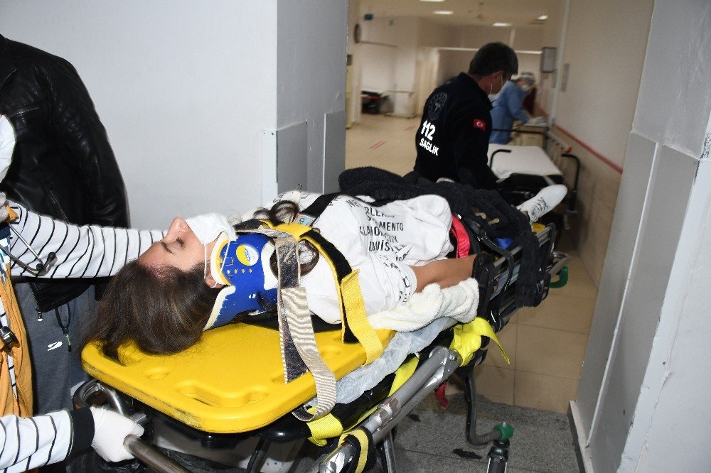 Aksaray-Konya yolunda trafik kazası! 2'si çocuk 4 yaralı