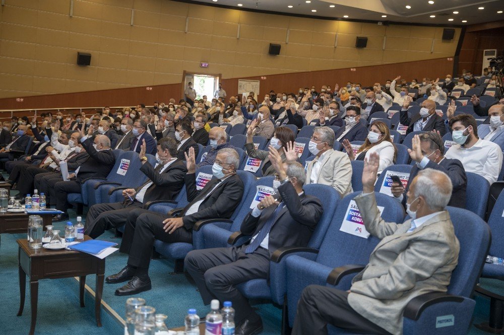 Belediye meclis toplantısında Konya'ya övgüler düzüldü
