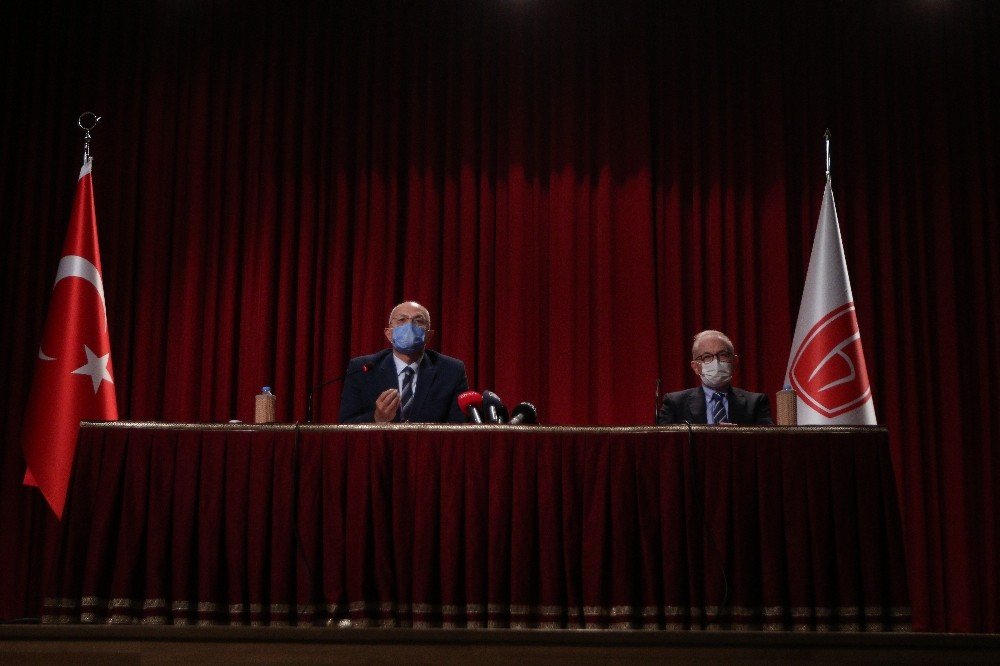 Koronavirüs Bilim Kurulu üyesinden Türkiye'nin aşısı açıklaması