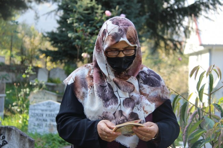 Düzce depreminin 21. yıl dönümünde deprem şehitliği doldu taştı