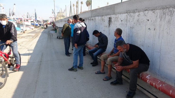 Kayıp balıkçının babası oğlundan gelecek haberi bekliyor