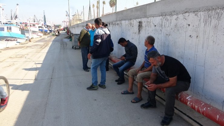 Kayıp balıkçının babası oğlundan gelecek haberi bekliyor